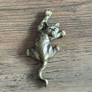 Vintage Signed Bronze JJ Cat Brooch Pin